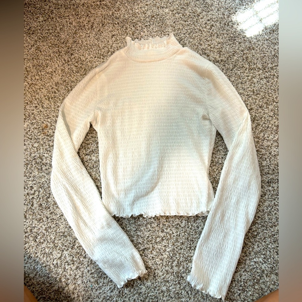 Ribbed white turtle neck